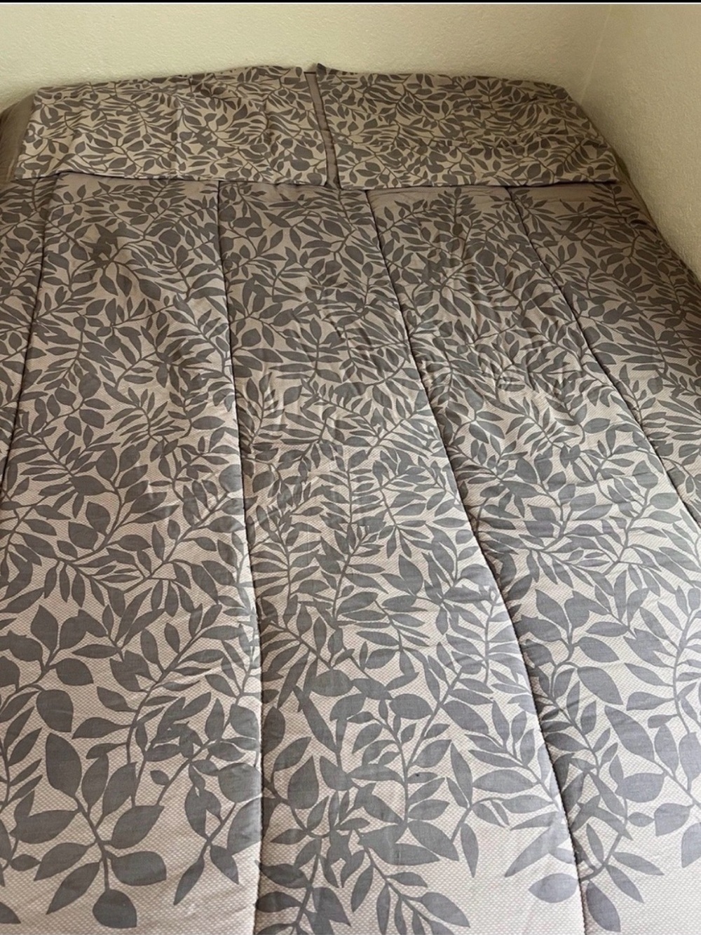 Calvin Klein Madeira Leaf Duvet /Sham set